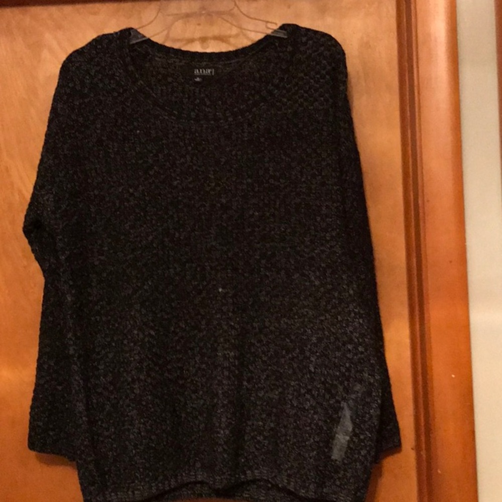 Woman’s Sweater NWT